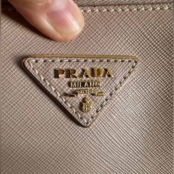 Prada Galleria handbag - Picture 11 of 17